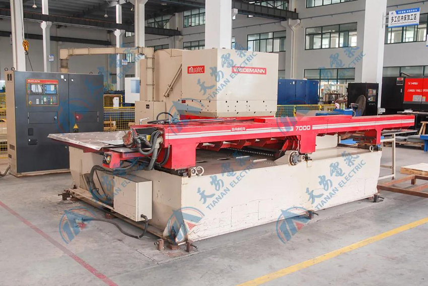Japan imports CNC right angle cutting bed
