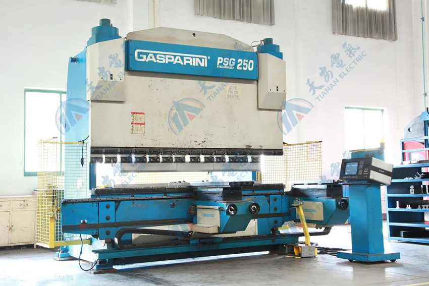 Italy imports CNC bending machine
